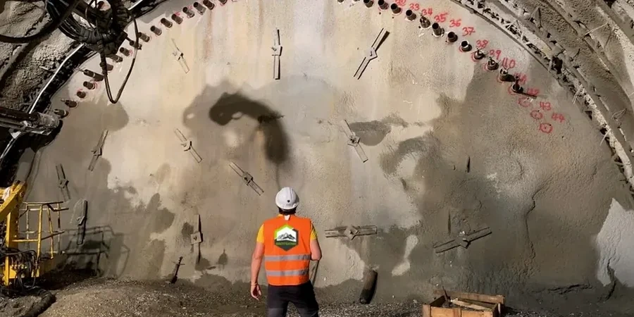 Geotechnische Baugrubenüberwachung in Minden – Sicherheit für tiefe Aushübe am Weserufer